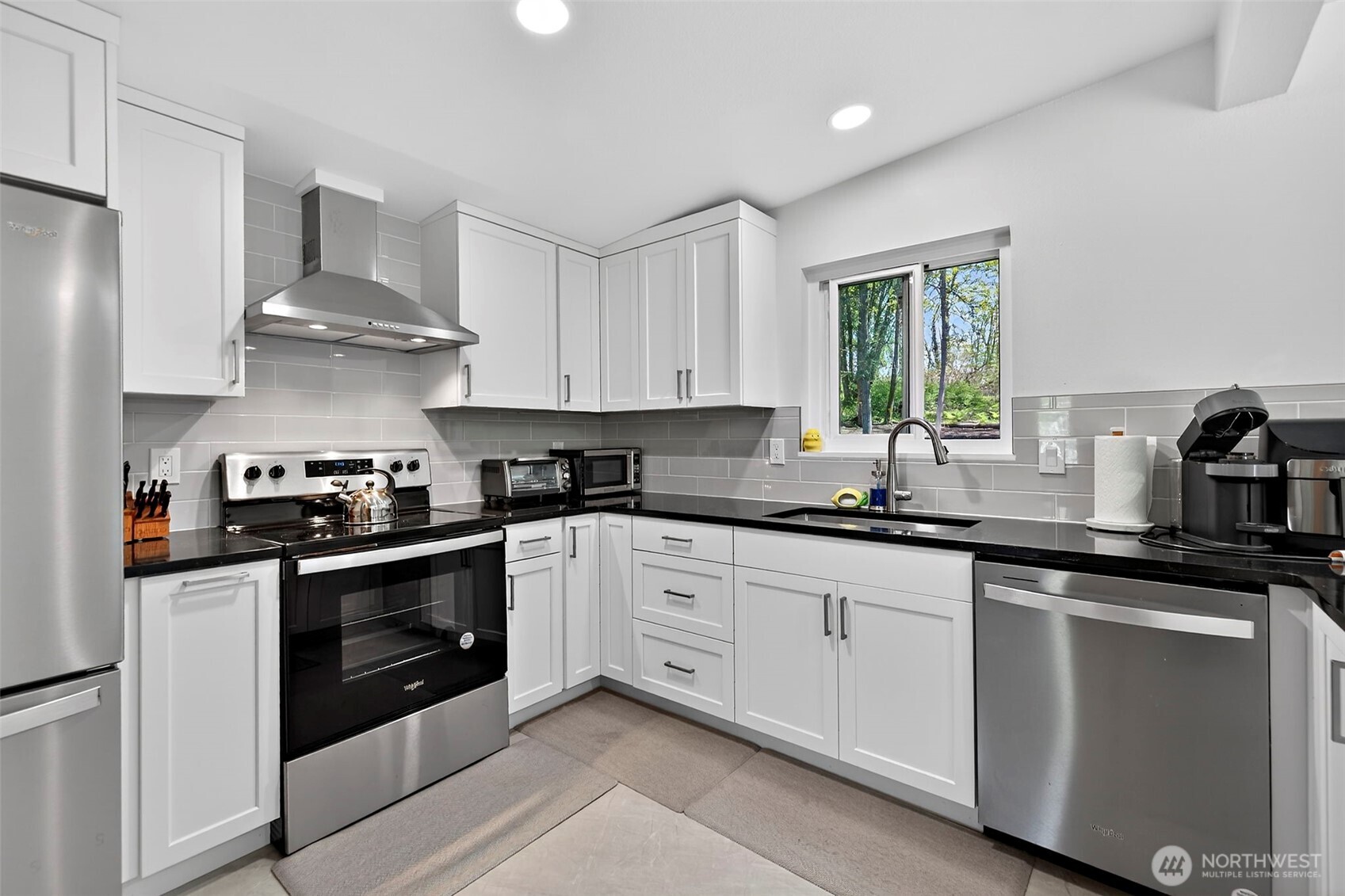 13828 183rd Avenue Southeast Renton, WA 98059 - Photo 6 of 22