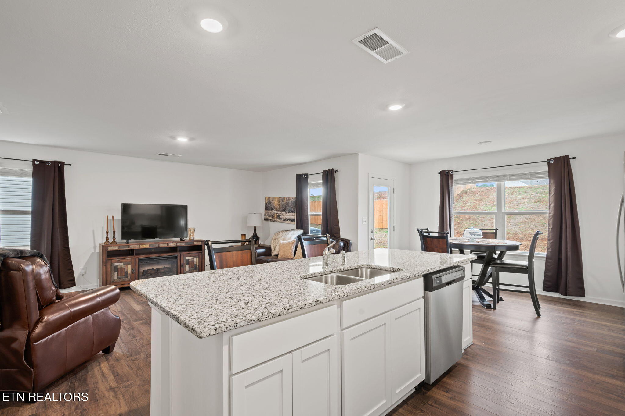 111 Lindsell Road Athens, TN 37303 - Photo 12 of 39 13-web-or-mls-111 Lindsell-Cesia-13