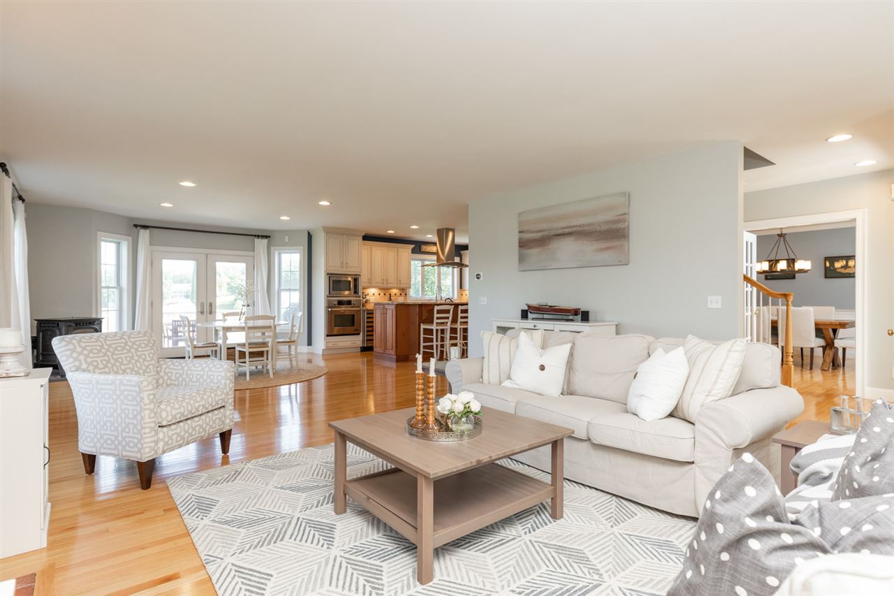 181 Winnicutt Road Stratham, NH 03885 - Photo 12 of 40