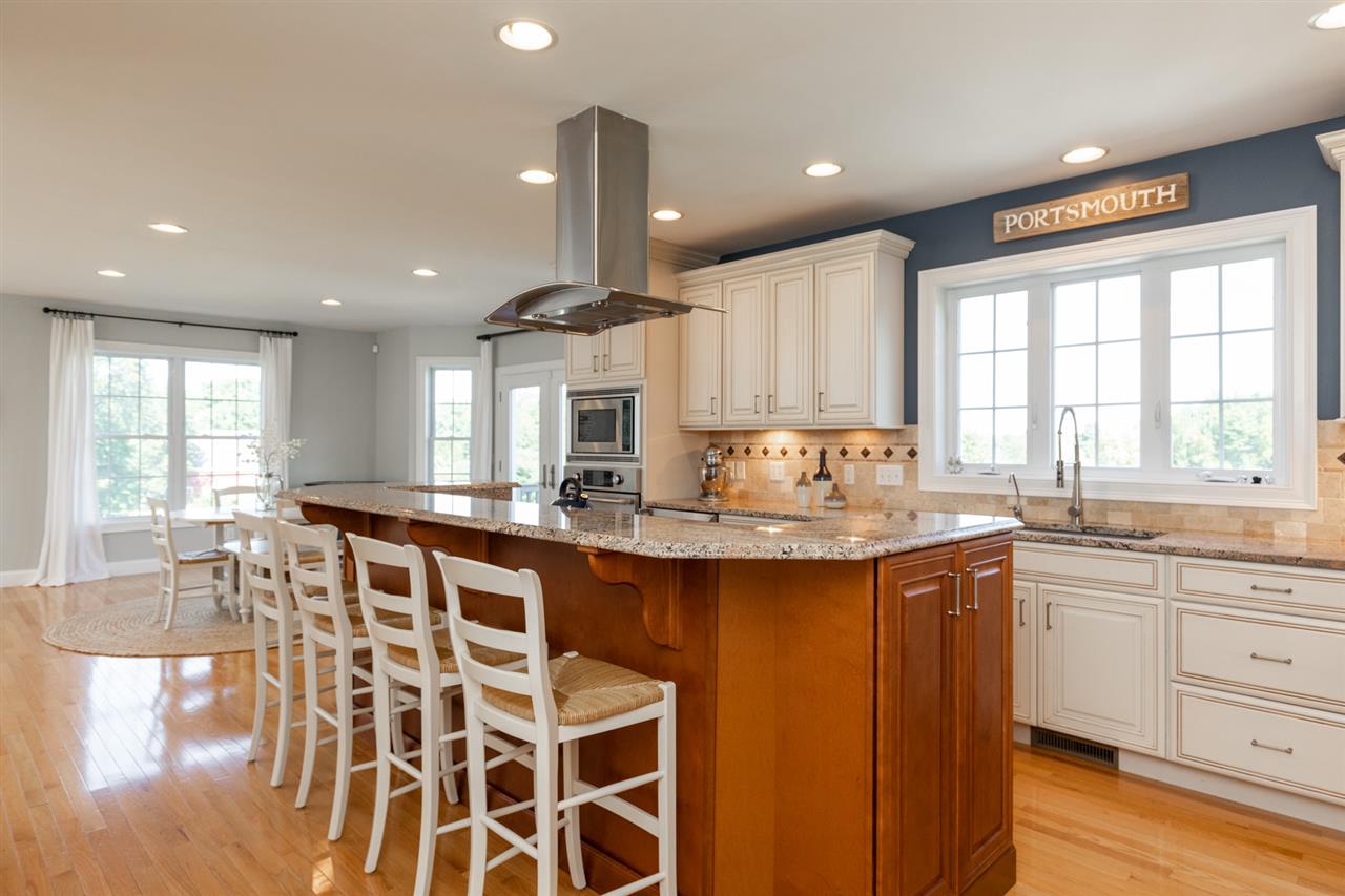 181 Winnicutt Road Stratham, NH 03885 - Photo 17 of 40