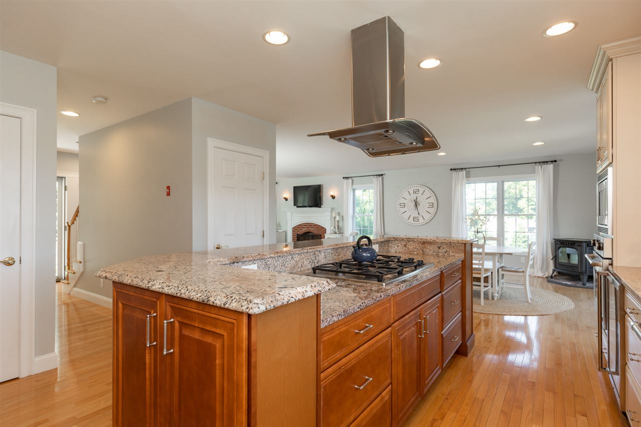 181 Winnicutt Road Stratham, NH 03885 - Photo 18 of 40