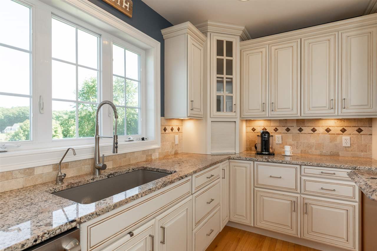 181 Winnicutt Road Stratham, NH 03885 - Photo 21 of 40