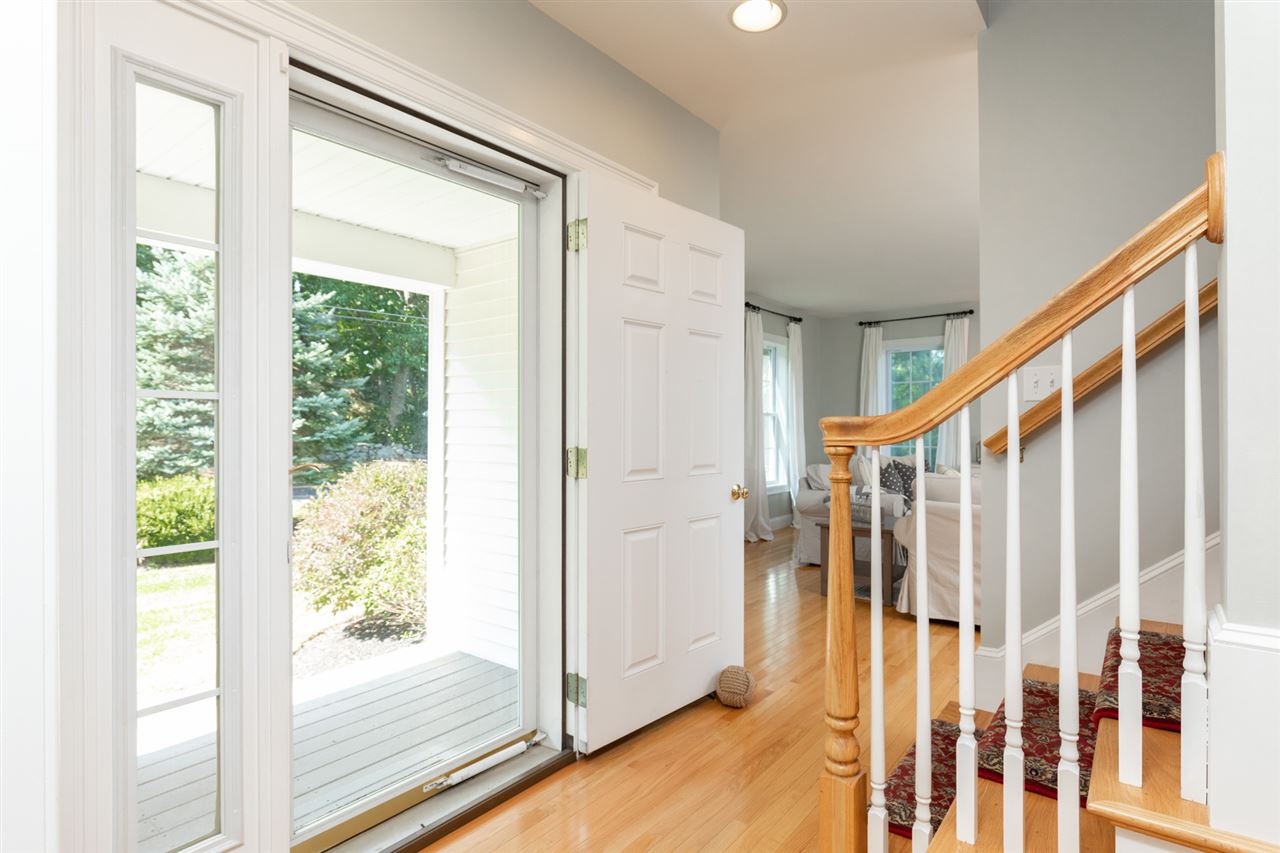181 Winnicutt Road Stratham, NH 03885 - Photo 8 of 40