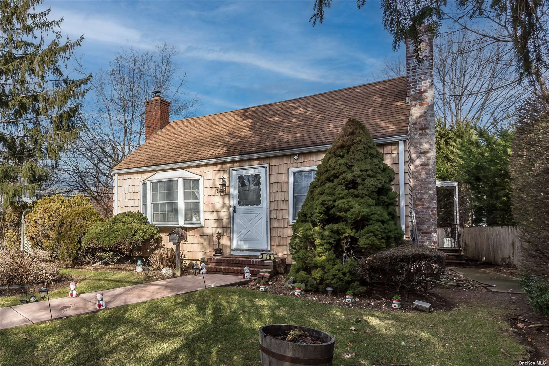 a backyard of a house with garden
