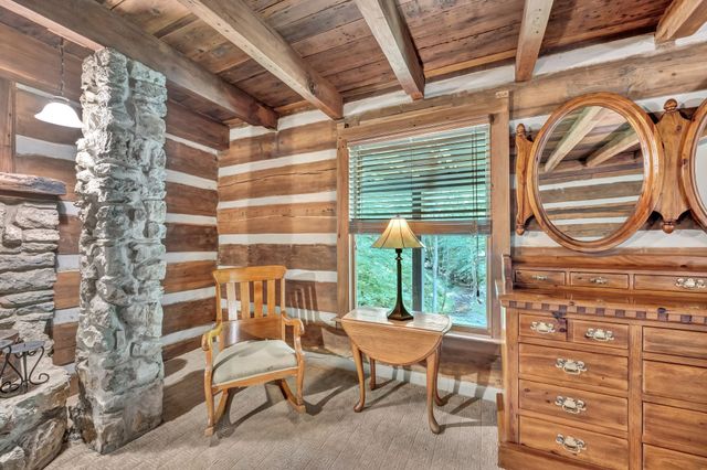 a view of an entryway with an empty room