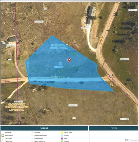 a view of a tennis court