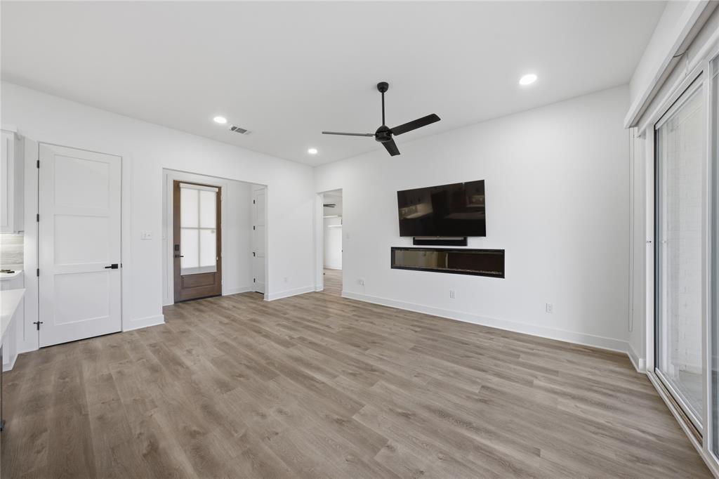 314 James Street Mabank, TX 75147 - Photo 19 of 25 a view of livingroom with flat screen tv
