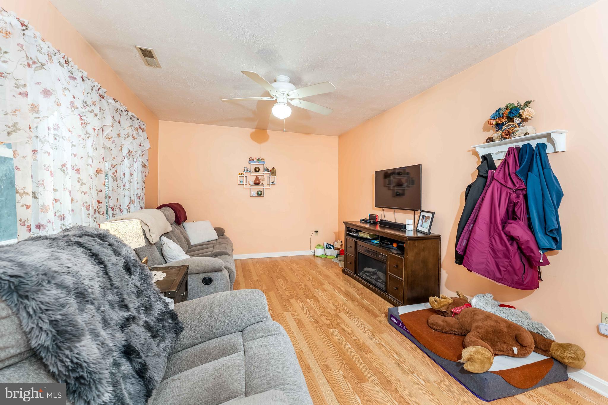 84 Charles Lane Dover, PA 17315 - Photo 5 of 25