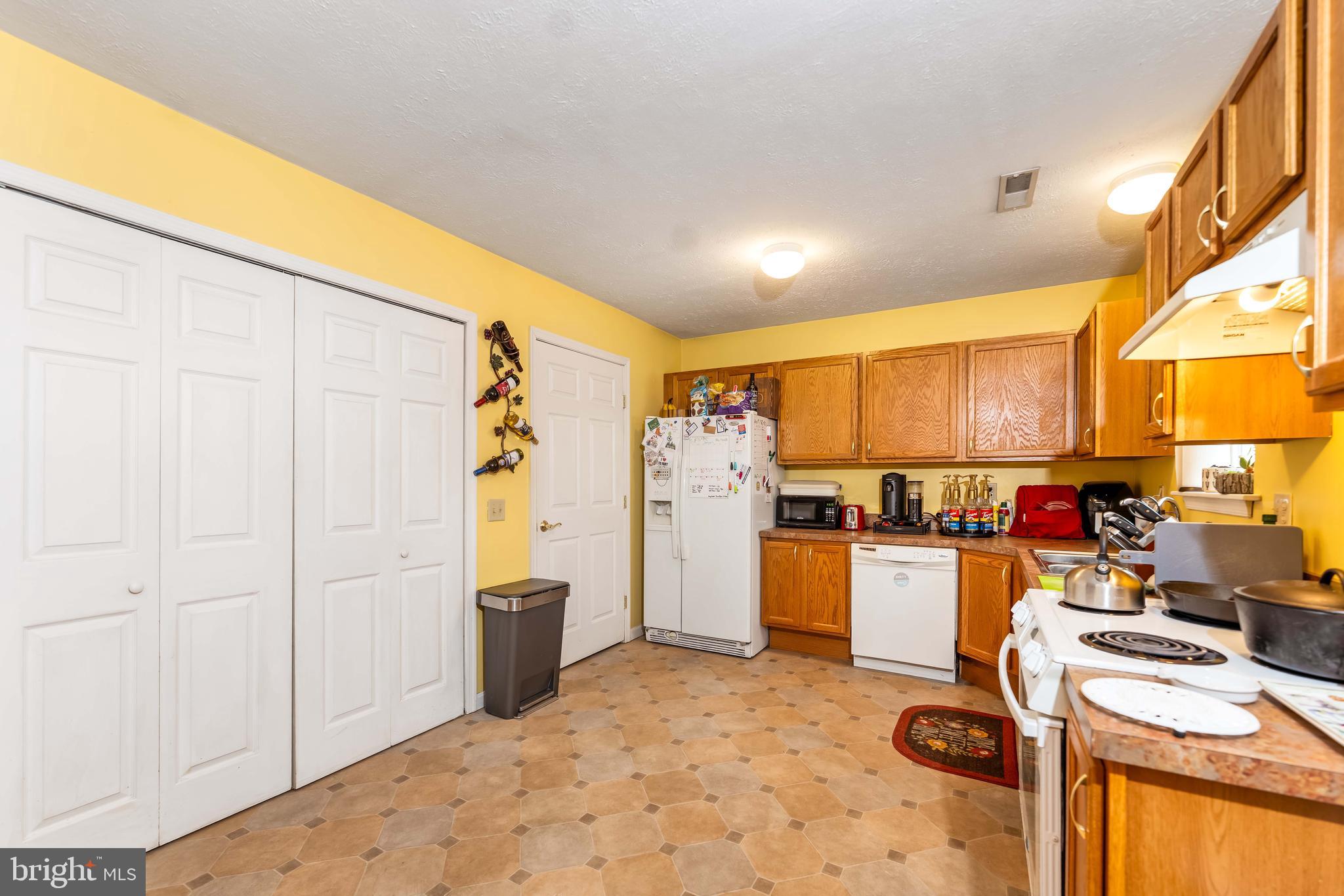 84 Charles Lane Dover, PA 17315 - Photo 9 of 25