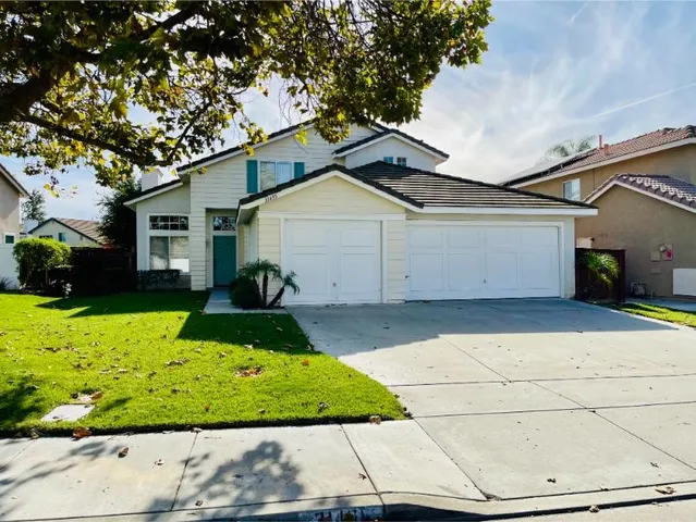 a house view with a outdoor space