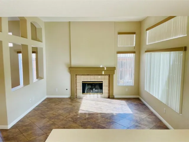 a view of an entryway with a livingroom