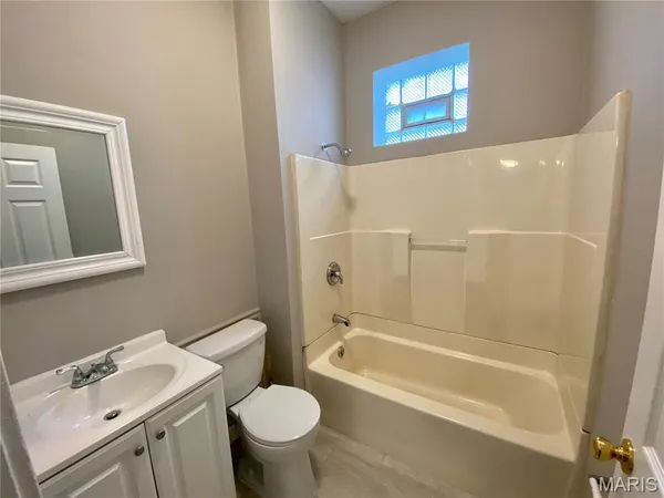 $1,595 | 3710 Minnesota Avenue, St. Louis, MO 63118