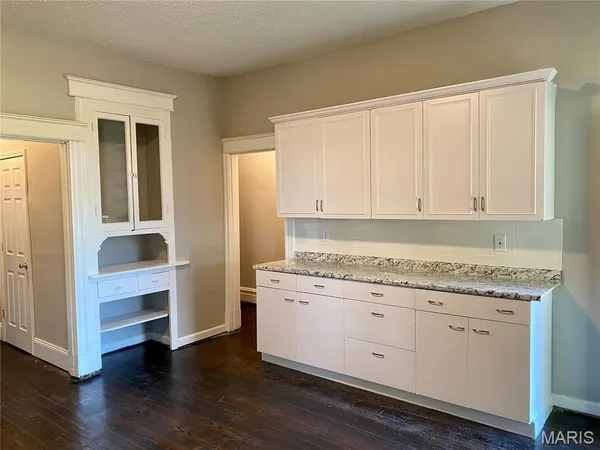 $1,595 | 3710 Minnesota Avenue, St. Louis, MO 63118