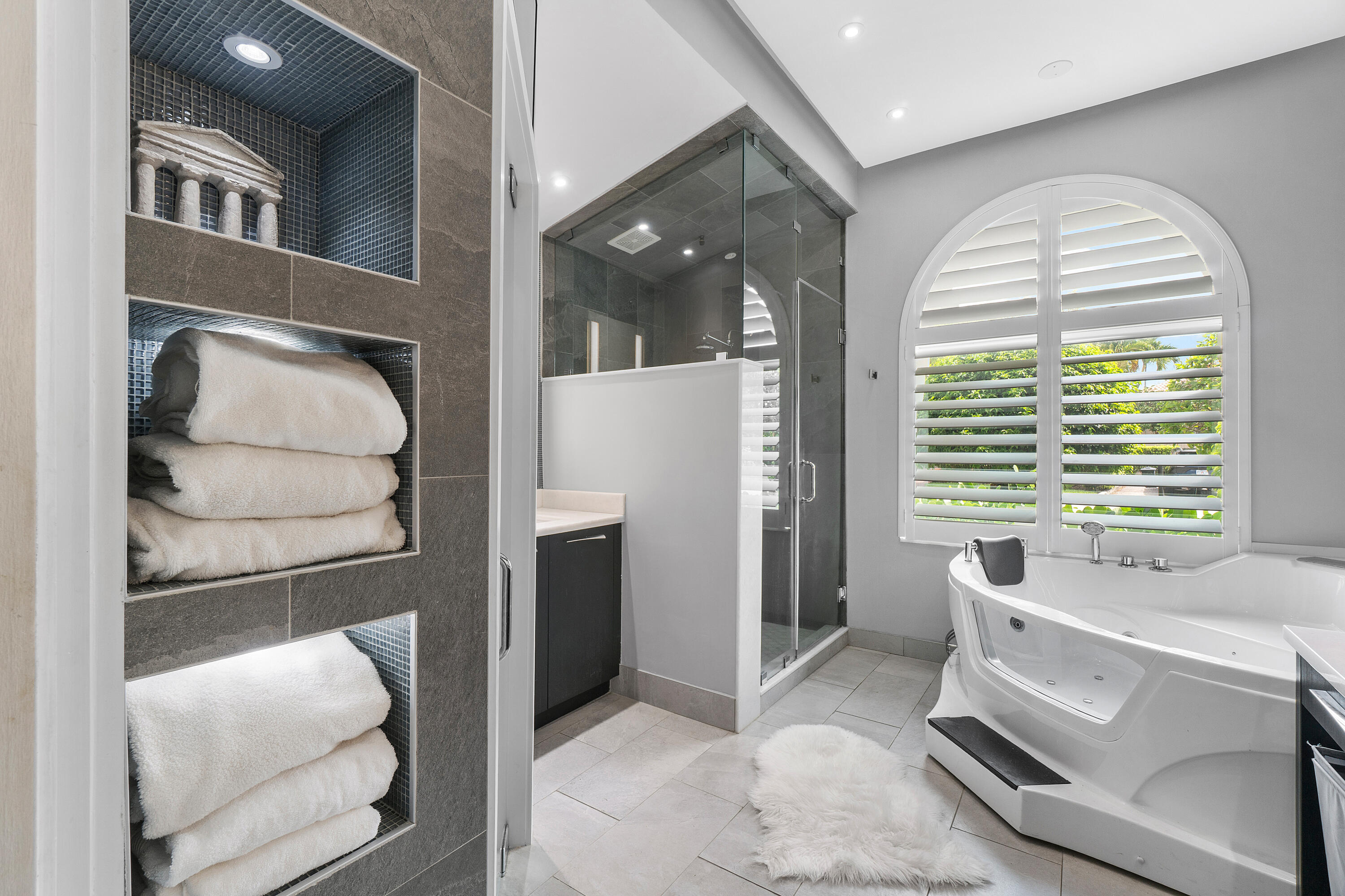 2550 Northwest 52nd Street Boca Raton, FL 33496 - Photo 19 of 64 Primary Bathroom