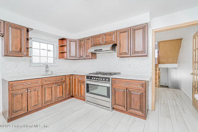 $715,000 | 178 Vassar Street | New Springville