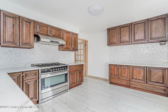 $715,000 | 178 Vassar Street | New Springville