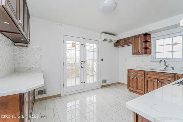 $715,000 | 178 Vassar Street | New Springville