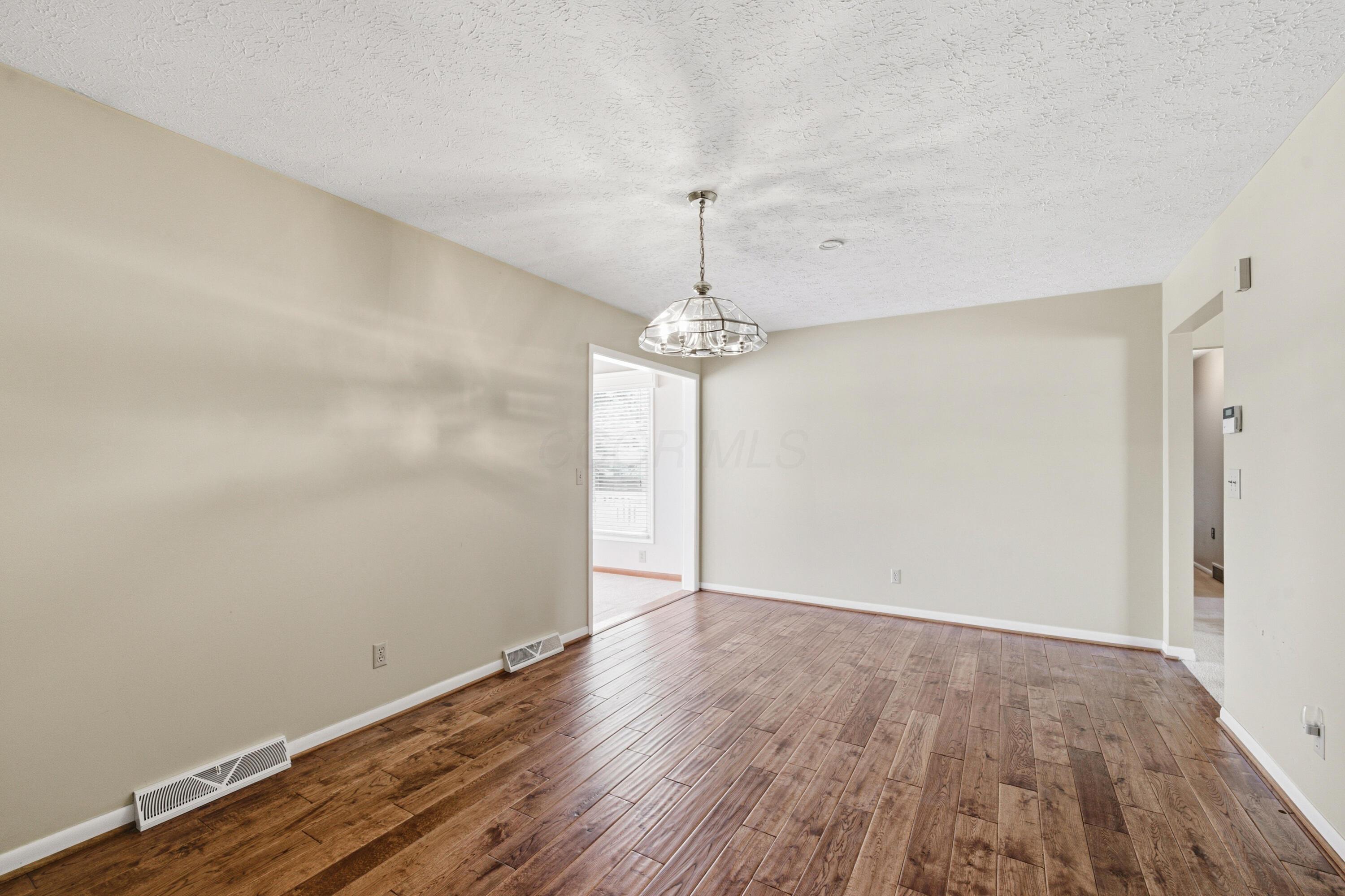 4424 Ethel Road Obetz, OH 43207 - Photo 12 of 34 Diningroom1