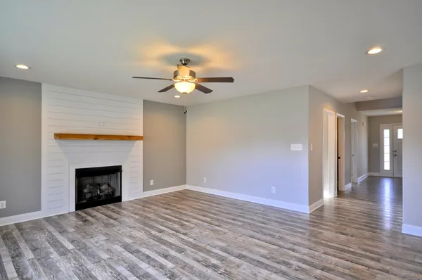 $2,400 | 1688 Rains Road, Clarksville, TN 37042