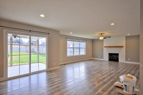 $2,400 | 1688 Rains Road, Clarksville, TN 37042