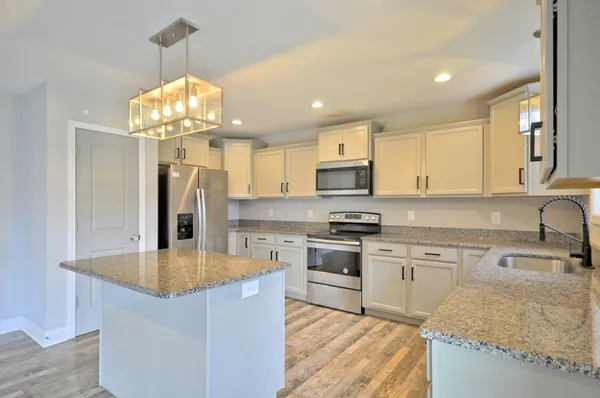 $2,400 | 1688 Rains Road, Clarksville, TN 37042