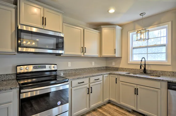 $2,400 | 1688 Rains Road, Clarksville, TN 37042