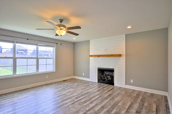 $2,400 | 1688 Rains Road, Clarksville, TN 37042