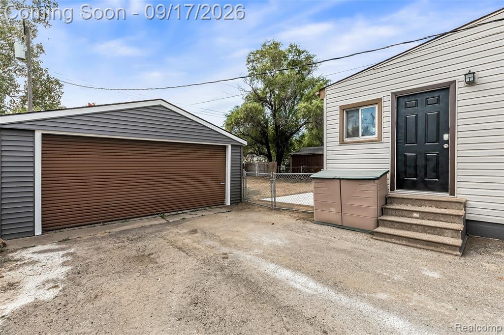 14926 East 10 Mile Road Warren, MI 48089 - Photo 2 of 47 Gallery Image 2