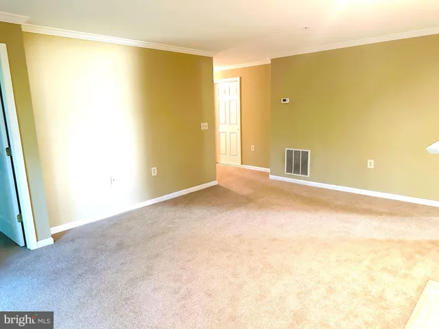 $2,150 | 115 Timberbrook Lane, Unit 102, Gaithersburg, MD 20878