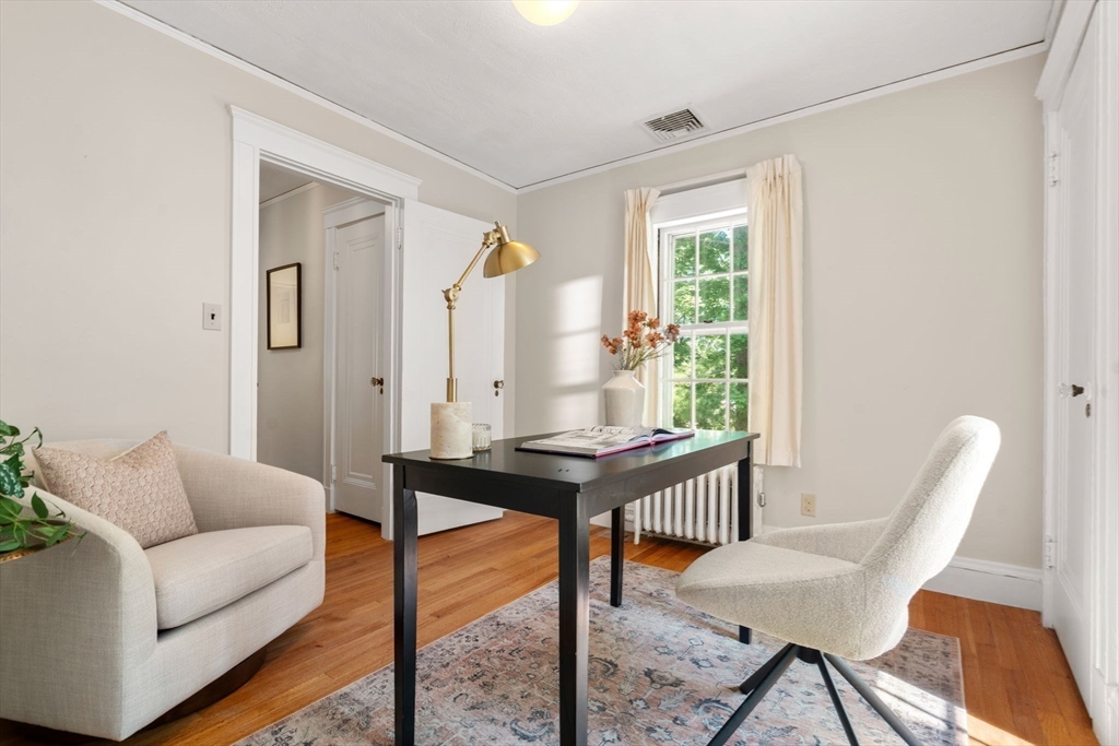 215 Dorset Road Newton, MA 02468 - Photo 10 of 41