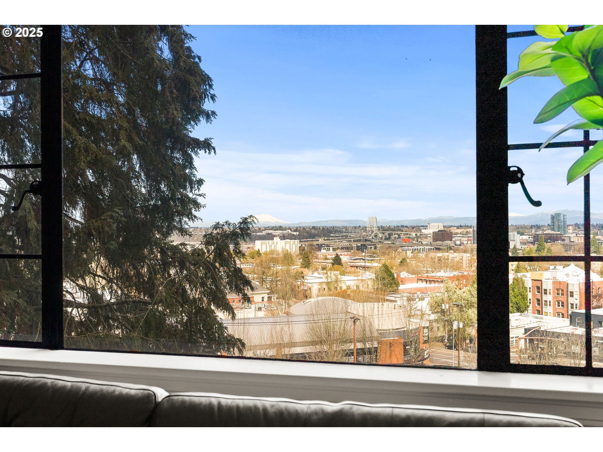 2336 Southwest Osage Street, Unit 402 Portland, OR 97205 - Photo 15 of 43