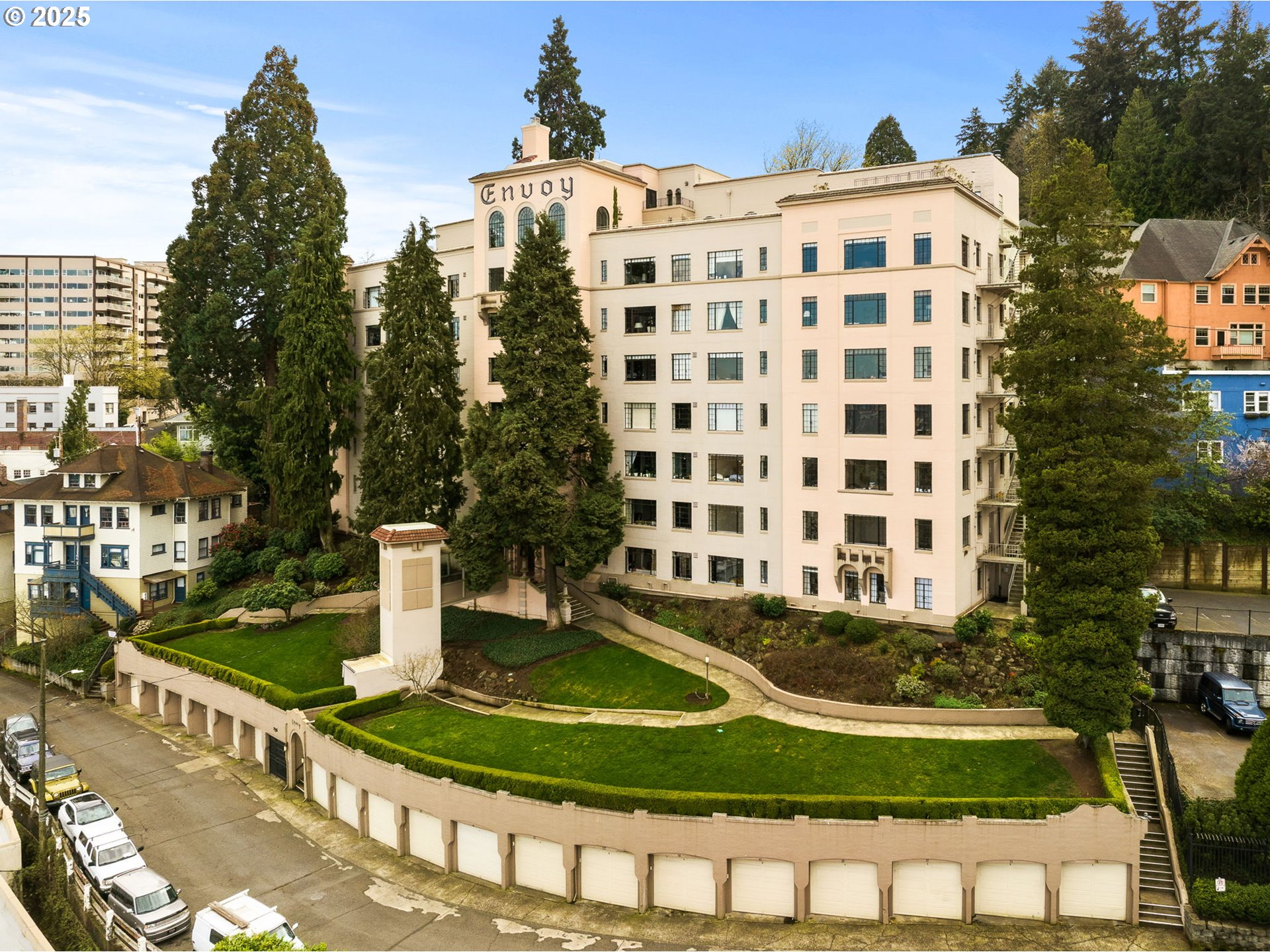 2336 Southwest Osage Street, Unit 402 Portland, OR 97205 - Photo 2 of 43