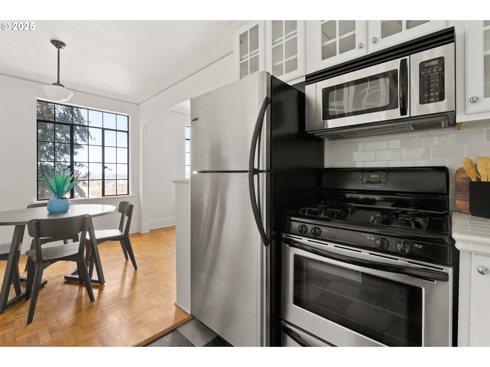 2336 Southwest Osage Street, Unit 402 Portland, OR 97205 - Photo 24 of 43