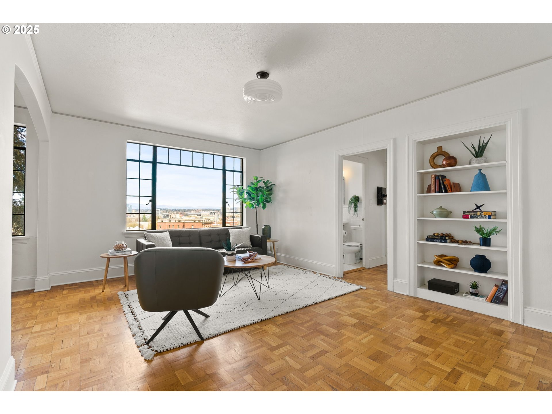 2336 Southwest Osage Street, Unit 402 Portland, OR 97205 - Photo 9 of 43