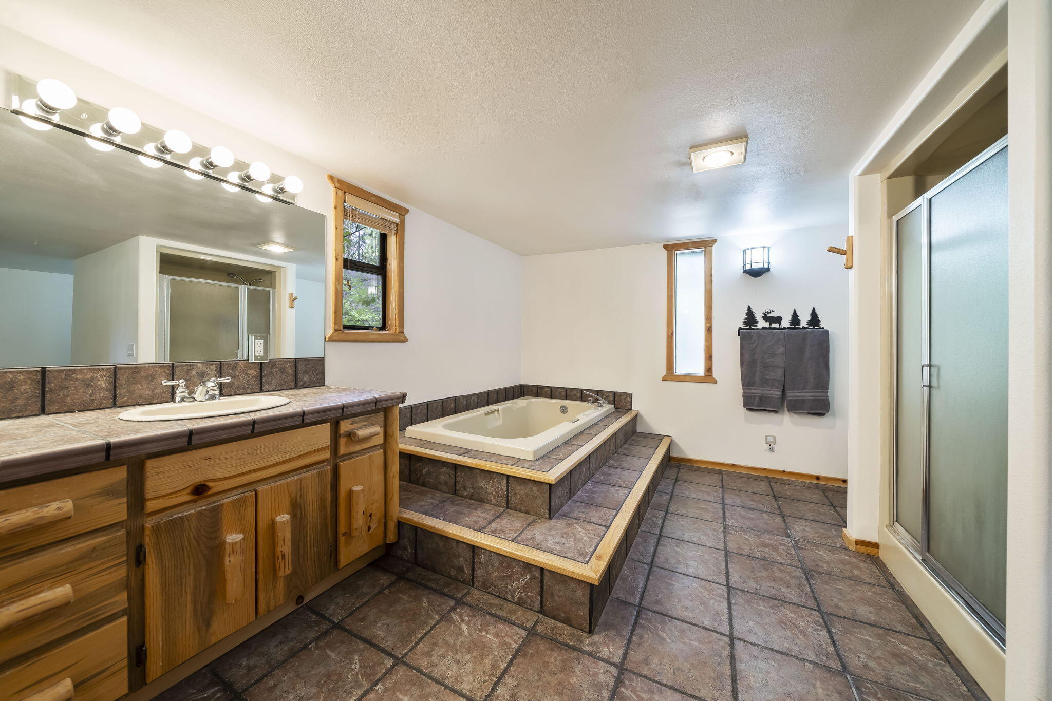 13628 Shad Bush Black Butte Ranch, OR 97759 - Photo 50 of 71 Primary Bathroom
