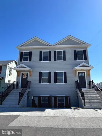 $1,800 | 113 West North Street, Unit 200, Charles Town, WV 25414