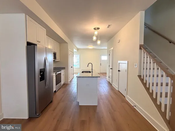 $1,800 | 113 West North Street, Unit 200, Charles Town, WV 25414