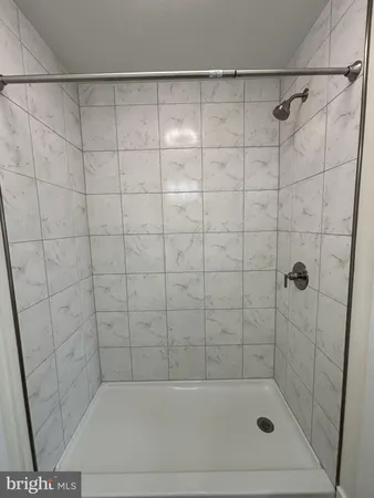 $1,800 | 113 West North Street, Unit 200, Charles Town, WV 25414