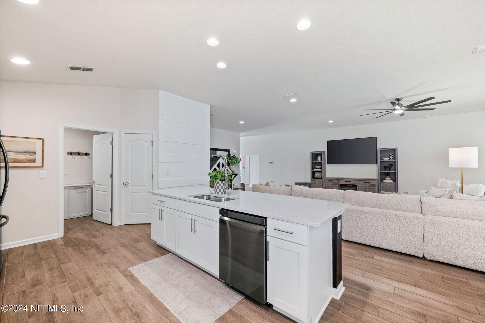 273 North Hamilton Springs Road St. Augustine, FL 32084 - Photo 11 of 44 KITCHEN 2