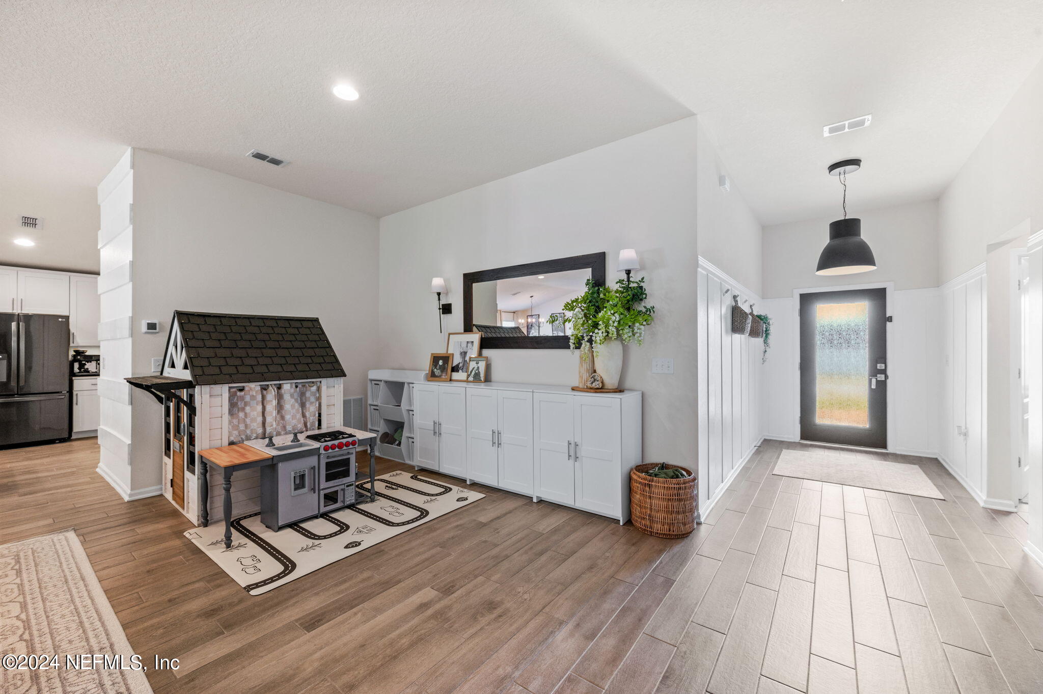 FOYER TO OPEN FLORR PLAN