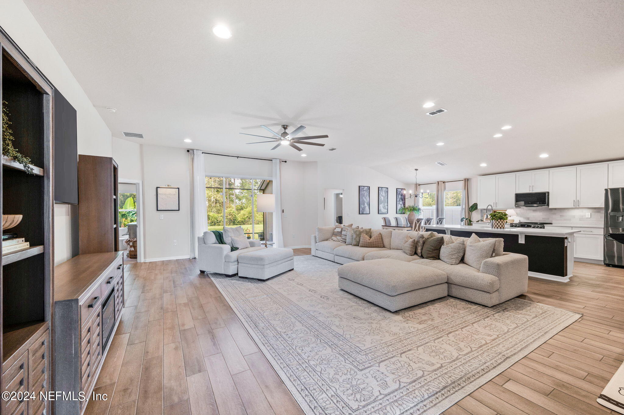 273 North Hamilton Springs Road St. Augustine, FL 32084 - Photo 8 of 44 LIVING/COMBO