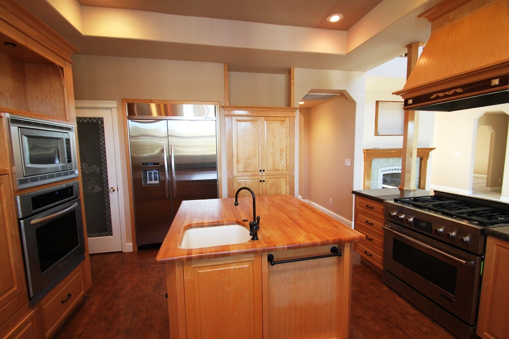 13873 Oak Run Road Oak Run, CA 96069 - Photo 12 of 34 Kitchen 2