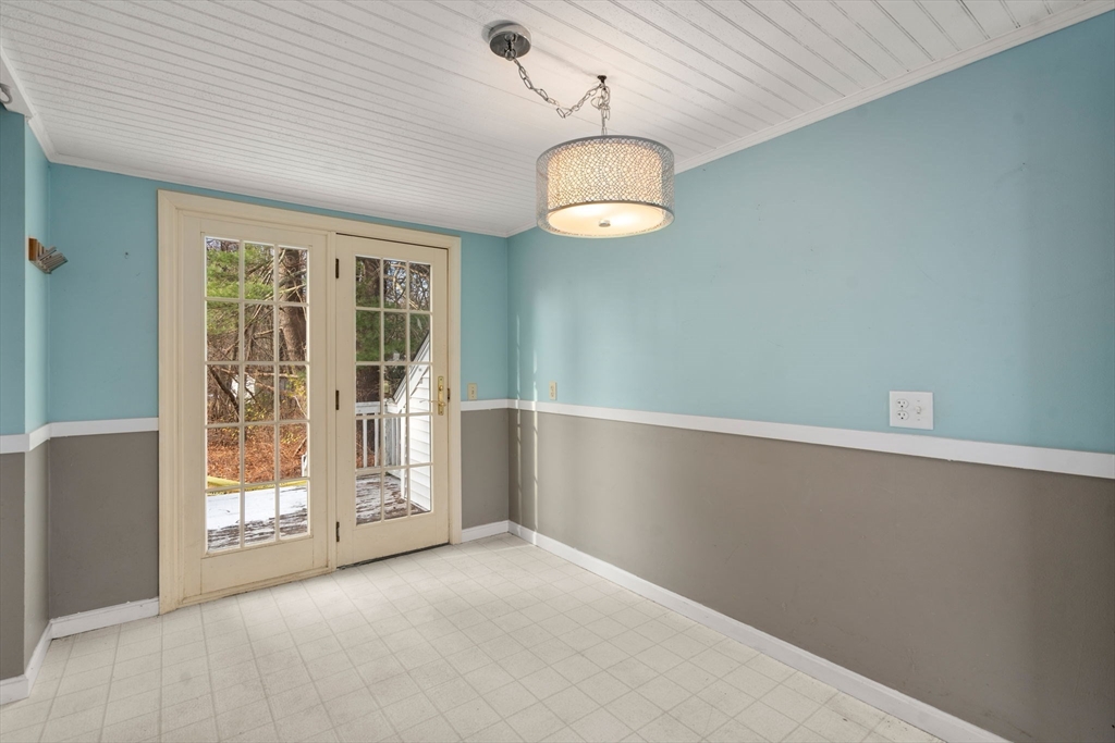 43 Oriole Road Westwood, MA 02090 - Photo 13 of 26