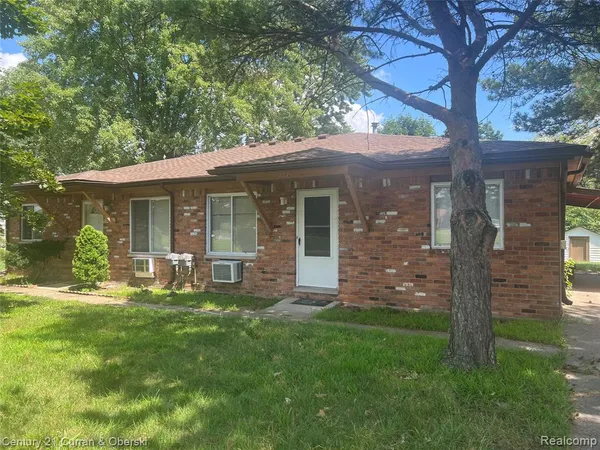 $284,900 | 1774 North Carlson Street, Westland, MI 48185