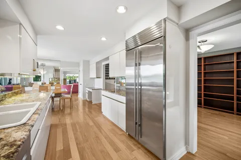 $1,650,000 | 2036 Valley Lo Lane, Glenview, IL 60025