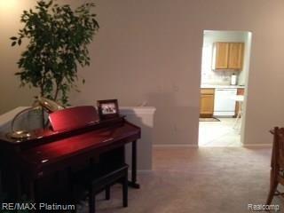 513 Snowfall Court Howell, MI 48843 - Photo 7 of 11 10.jpg
