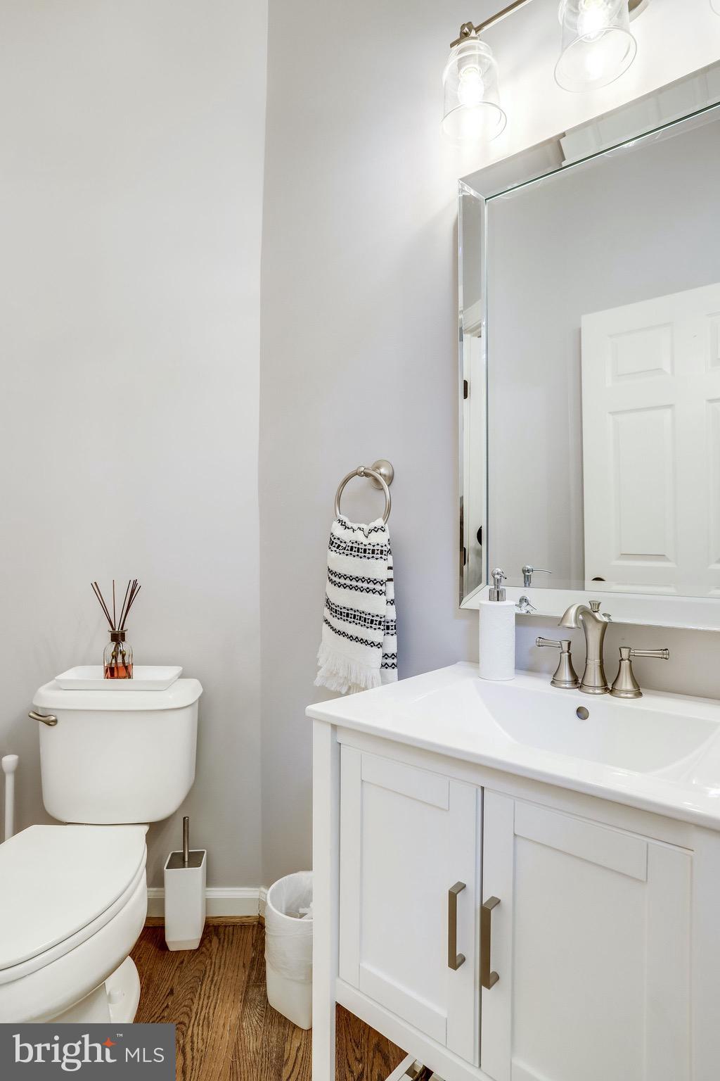 6274 Levi Court Springfield, VA 22150 - Photo 4 of 38 Gallery Image 4