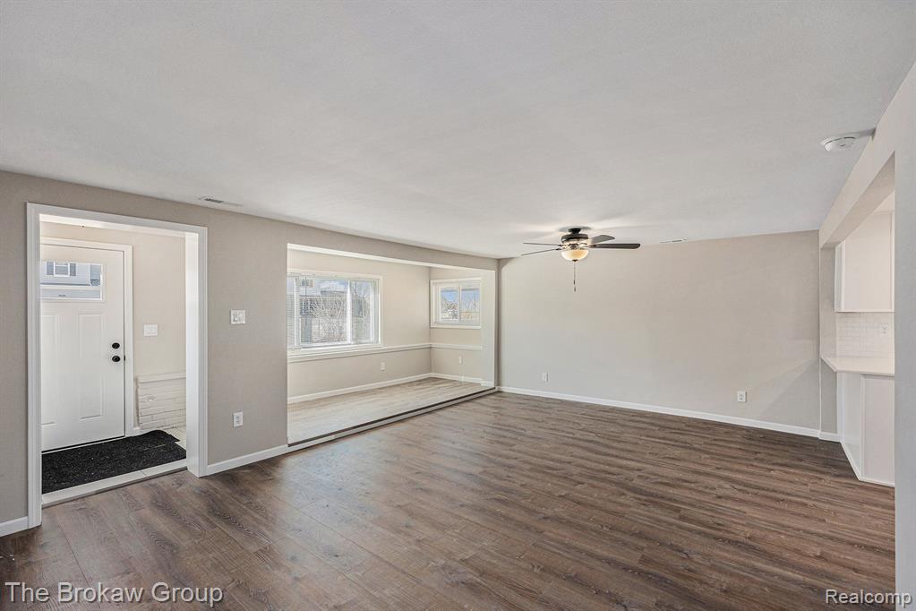 2985 Hessel Avenue Rochester Hills, MI 48307 - Photo 8 of 20