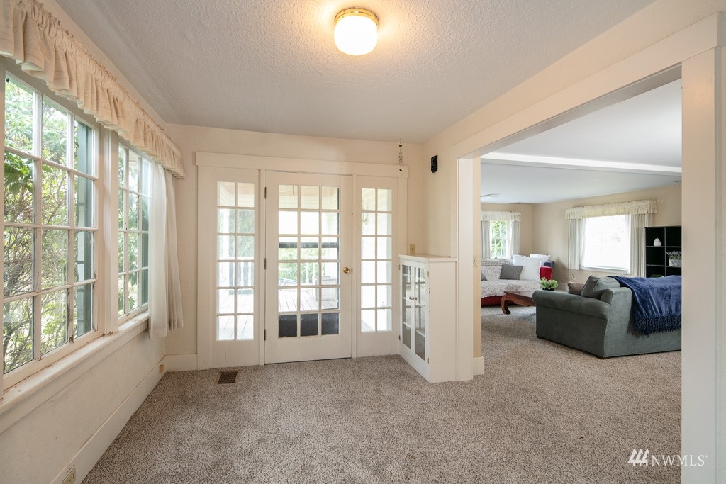 5435 Sand Road Bellingham, WA 98226 - Photo 31 of 38 a view of livingroom with furniture and windows