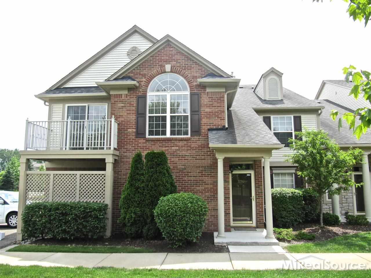 3723 Oakmonte Drive Rochester, MI 48306 - Photo 1 of 26 Oakmonte Front